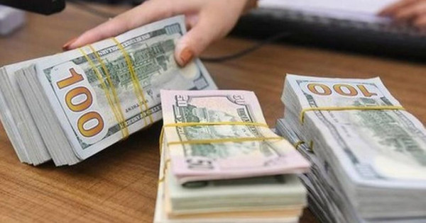 Giá ngoại tệ ngày 14/10/2025: USD bật tăng mạnh