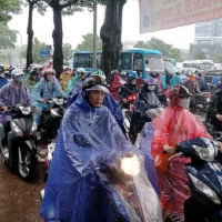 Thời tiết ngày 15/10/2025: Mưa dông, gió giật mạnh trên cả nước