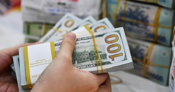 Giá ngoại tệ ngày 16/10/2025: USD giảm mạnh do căng thẳng thương mại Mỹ - Trung kéo dài