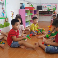 Đến năm 2035, 100% con công nhân từ 6 tháng tuổi được đến trường