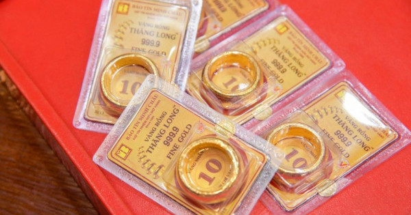 Giá vàng ngày 18/10/2025: Vàng trong nước tiếp tục tăng kỷ lục