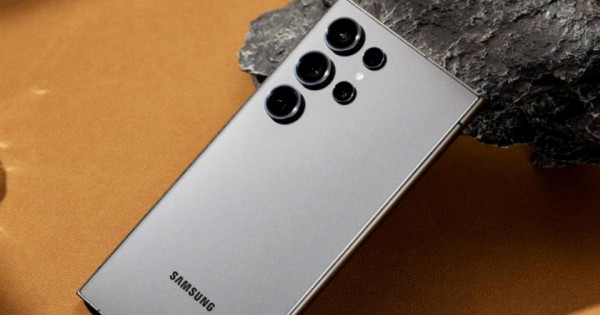 Samsung sẽ ra mắt dòng Galaxy S26 muộn hơn dự kiến?