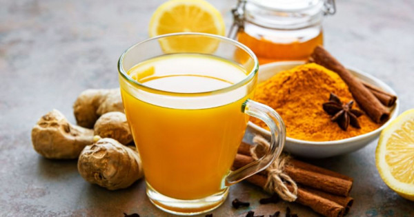 Uống trà nghệ vào thời điểm nào giúp tăng cường miễn dịch?