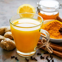 Uống trà nghệ vào thời điểm nào giúp tăng cường miễn dịch?