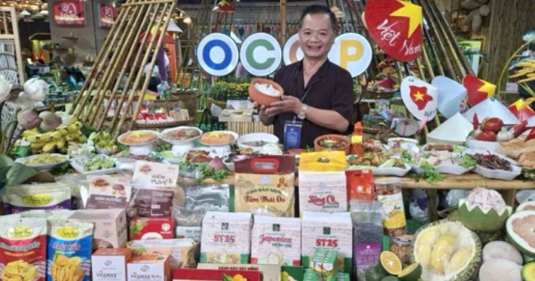 Sáng nay (24/10) diễn ra Tọa đàm “Phát triển làng nghề Hà Nội gắn với xây dựng thương hiệu sản phẩm OCOP”