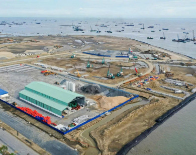 Vingroup "thần tốc" san lấp mặt bằng siêu đô thị lấn biển Cần Giờ, sẵn sàng cho giai đoạn mới