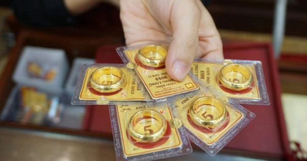 Giá vàng ngày 25/10/2025: Vàng trong nước đồng loạt giảm