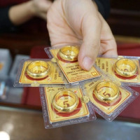 Giá vàng ngày 25/10/2025: Vàng trong nước đồng loạt giảm