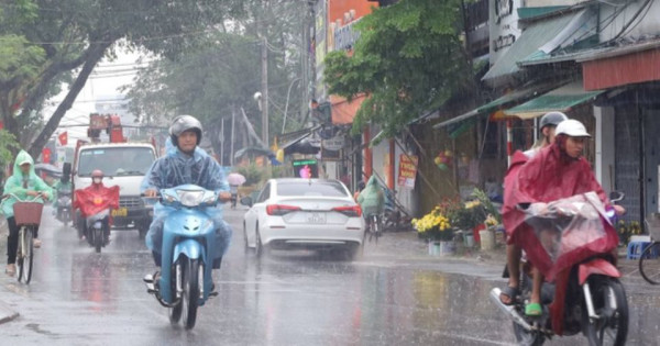 Thời tiết ngày 27/10/2025: Bắc Bộ nắng ráo, Nam Bộ tiếp tục có mưa lớn