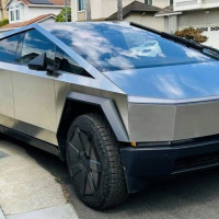 Tesla triệu hồi hơn 63.000 xe Cybertruck vì đèn đỗ xe quá sáng