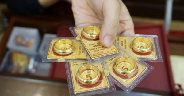 Giá vàng ngày 4/11/2025: Trong nước tăng giảm trái chiều