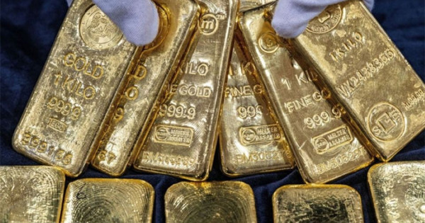 Giá vàng ngày 8/11/2025: Vàng thế giới vượt mốc 4.000 USD/ounce