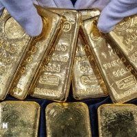 Giá vàng ngày 8/11/2025: Vàng thế giới vượt mốc 4.000 USD/ounce