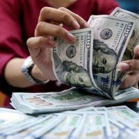 Giá ngoại tệ ngày 10/11/2025: USD suy yếu do bất ổn chính trị