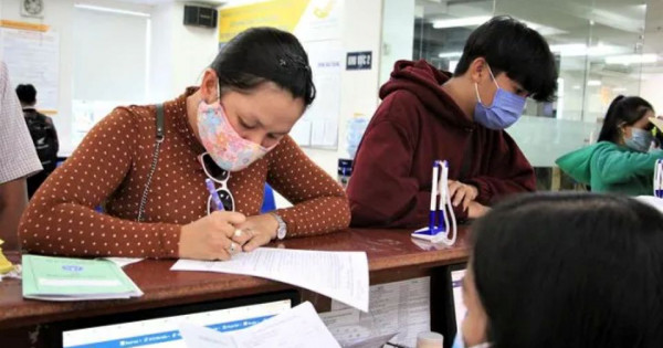 Doanh nghiệp nợ đóng BHXH, người lao động có tự mua bảo hiểm y tế được không?