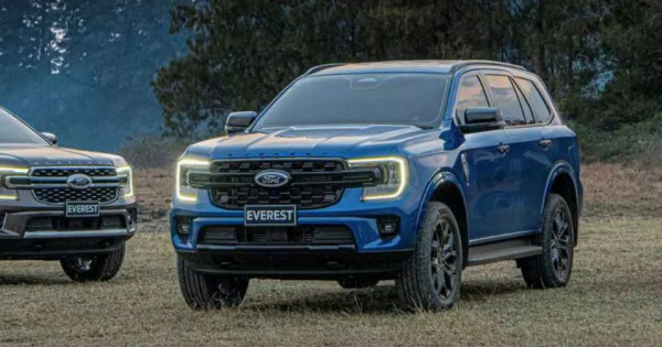 Ford triệu hồi hơn 20.000 xe do rủi ro đoản mạch pin cao áp