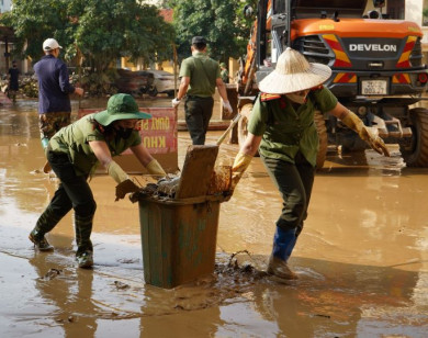 Cần lưu ý điều gì khi vệ sinh nhà cửa, dọn dẹp môi trường sau ngập lụt?