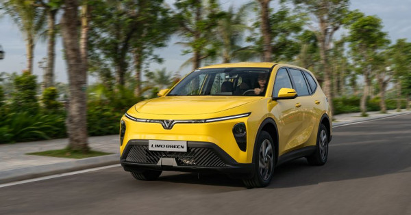 VinFast Limo Green được ví như… “máy cày tiền” mới của các bác tài dịch vụ
