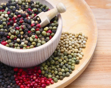 Giá nông sản ngày 26/11/2025: Cà phê giảm mạnh, hồ tiêu tăng nhẹ