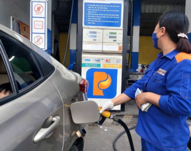 Giá xăng tiếp tục giảm, RON 95 về mức 20.009 đồng/lít 