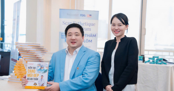 Toàn bộ doanh thu bán sách "nâng mũi" của bác sĩ Trần Nguyên Giáp đã gửi đến đồng bào vùng lũ