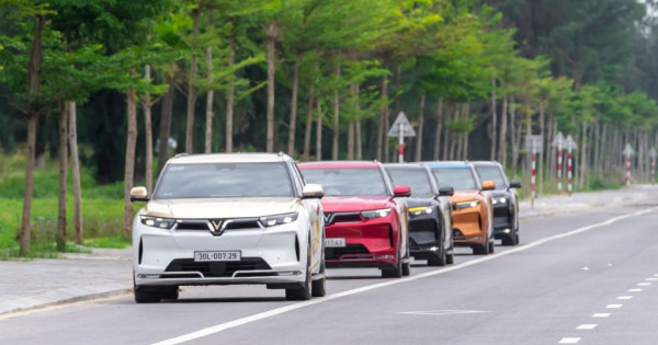 VinFast VF 9 - Trải nghiệm “khoang hạng nhất di động”, tiết kiệm ngay trăm triệu đồng khi mua xe