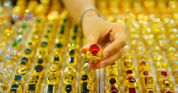 Giá vàng ngày 4/12/2025: Vàng nhẫn tiếp tục giảm sâu