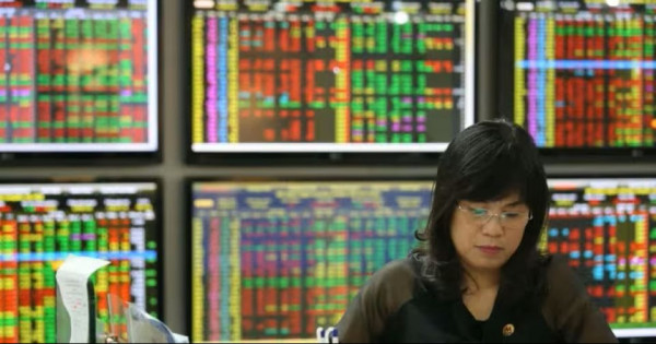 VN-Index hướng tới đỉnh mới tháng cuối năm