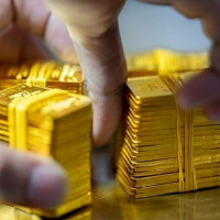 Giá vàng ngày 7/12/2025: Vàng trong nước đồng loạt lao dốc