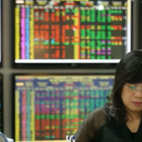 VN-Index hướng tới đỉnh mới tháng cuối năm