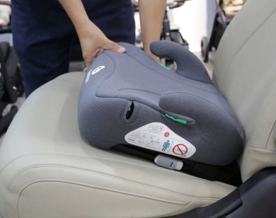 Quy định thiết bị an toàn cho trẻ em trên xe ô tô: Điều chỉnh để phù hợp thực tế