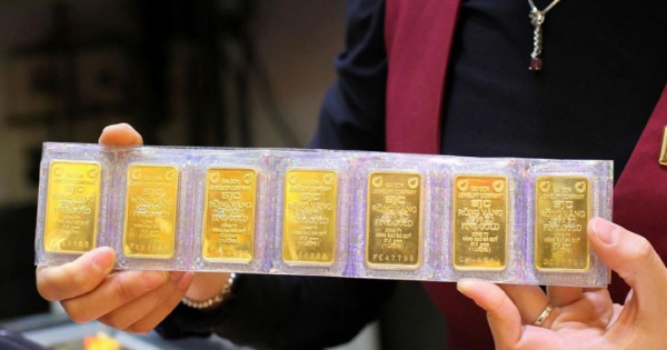 Giá vàng ngày 13/12/2025: SJC xác lập đỉnh mới