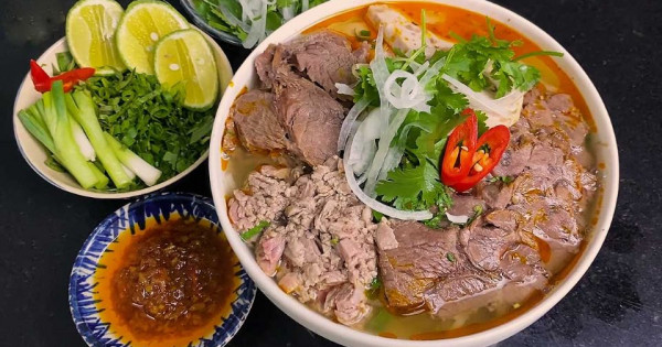 Phở bò Việt Nam nằm trong top 10 món ngon nhất Đông Nam Á 2025