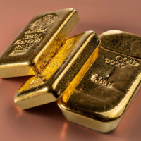 Giá vàng ngày 15/12/2025: Vàng thế giới vượt 4.300 USD nhờ Fed và lạm phát