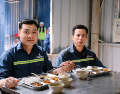 Từ mưu sinh bấp bênh đến cuộc sống đủ đầy: Nhiều lao động “đổi đời” nhờ việc làm bền vững tại VinCons