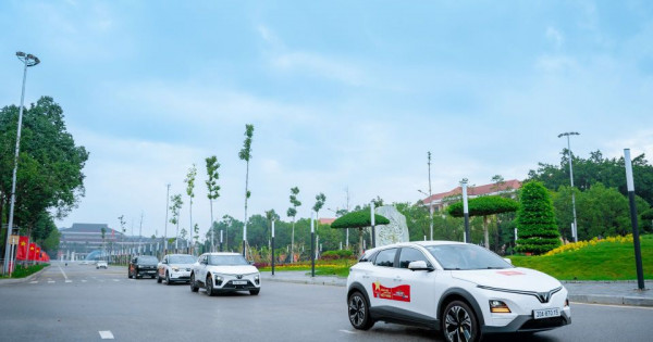 Chủ xe nói về VinFast VF 6: Công nghệ dày đặc, xứng đáng xe bán chạy nhất phân khúc