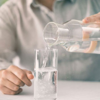 Cách giữ cơ thể đủ nước trong mùa đông