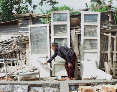 Phân bón Cà Mau: Cùng nhau san sẻ - Dựng lại mái ấm sau mưa lũ