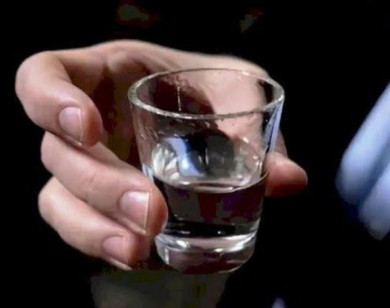 Bộ Y tế yêu cầu dừng lưu thông khẩn cấp loại rượu gây chết người tại Hải Phòng