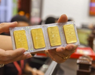 Giá vàng ngày 23/12/2025: Vàng trong nước "dậy sóng"