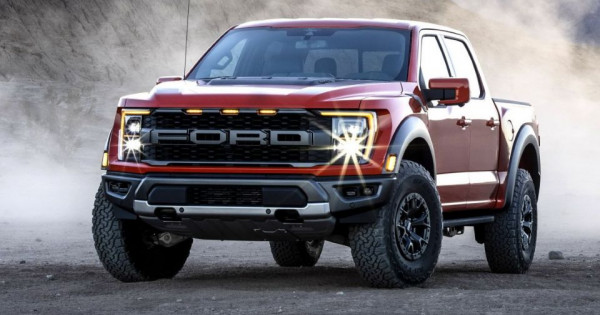 Hơn 270.000 xe Ford bị triệu hồi vì lỗi có thể tự trôi khi đỗ