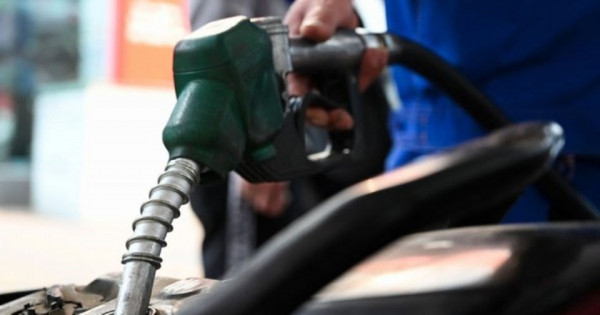 Giá xăng tiếp tục giảm, RON 95 về mức 19.000 đồng/lít