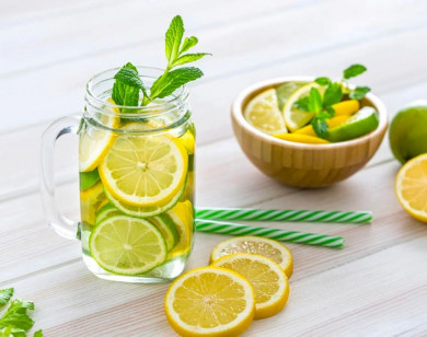 Uống nước chanh ấm vào buổi sáng có tốt không?
