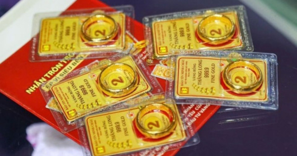 Giá vàng ngày 26/12/2025: Vàng trong nước đảo chiều giảm