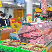 Đón năm mới 2026, siêu thị giảm giá kích cầu tiêu dùng