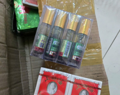 Triệt phá cơ sở sản xuất dầu gió giả nhãn hiệu Siang Pure Oil quy mô lớn tại TP Hồ Chí Minh