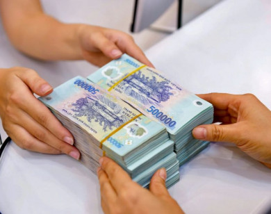 Điều chỉnh tiền lương tối thiểu và bình ổn giá