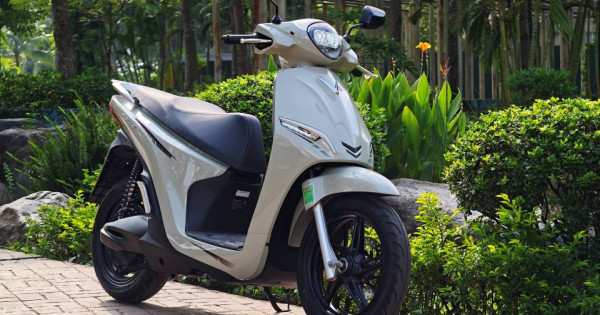 Giá sau ưu đãi chỉ hơn 22 triệu đồng, nhân viên văn phòng tranh thủ chốt VinFast Feliz trong những ngày cuối năm