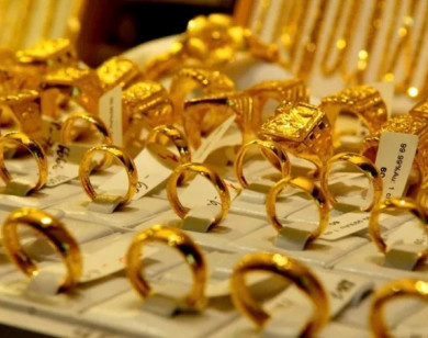 Giá vàng ngày 31/12/2025: Vàng trong nước đồng loạt lao dốc