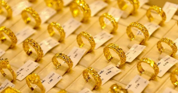 Giá vàng ngày 8/1/2026: Vàng nhẫn tăng sốc, chính thức vượt giá vàng miếng